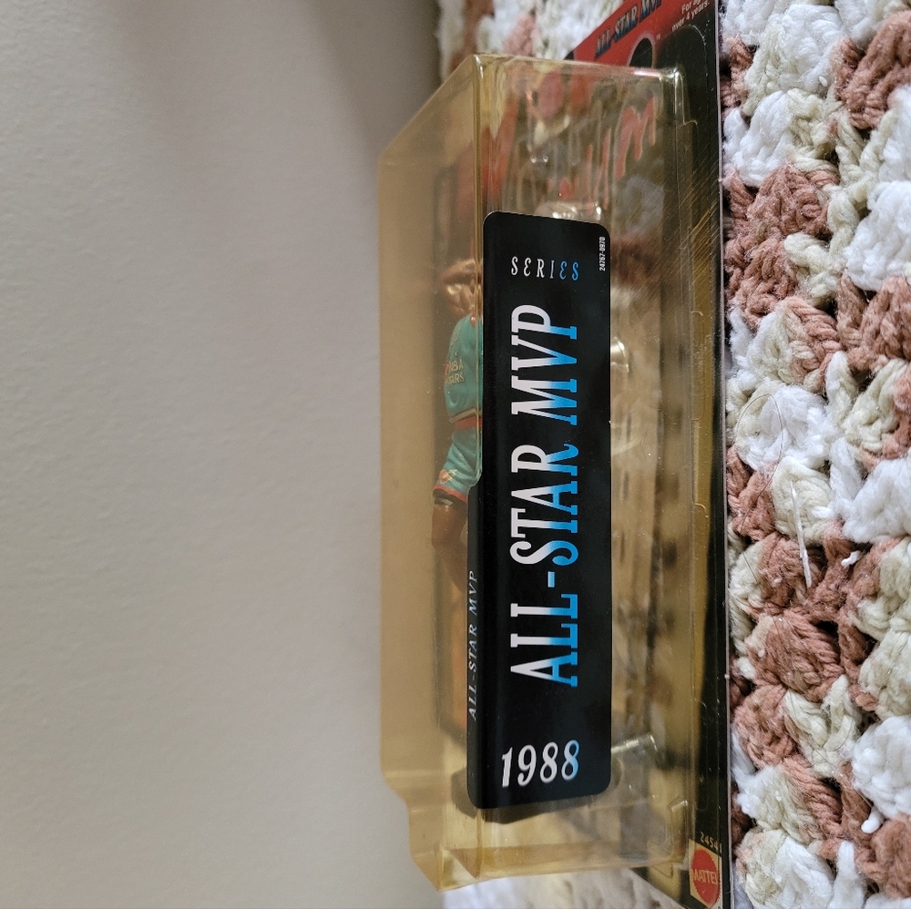 Michael Jordan figure ERROR MINT Condition Limted Edition - Picture 2 of 6